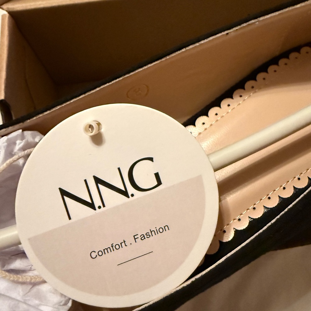 NNG Black and Cream Flats
